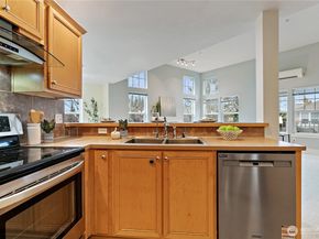 22639 NE Alder Crest Drive 202, Redmond WA 98053