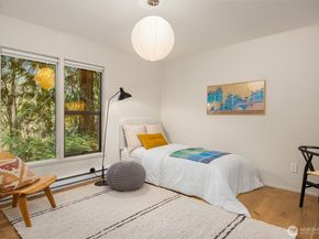 8240 NE Baker Hill Road, Bainbridge Island WA 98110