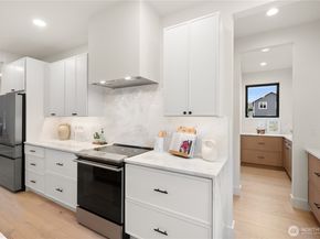 300 SE 208th Street, Bothell WA 98012