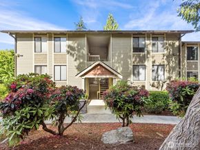 11807 100th Avenue NE B101, Kirkland WA 98034