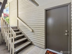 11807 100th Avenue NE B101, Kirkland WA 98034