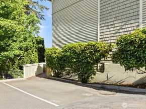 11807 100th Avenue NE B101, Kirkland WA 98034
