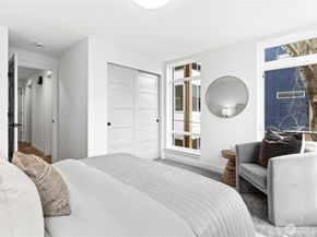 1706 B N 47th Street, Seattle WA 98103