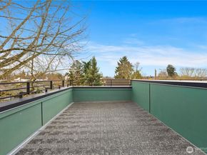 1706 B N 47th Street, Seattle WA 98103