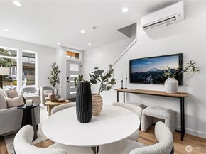 1706 B N 47th Street, Seattle WA 98103