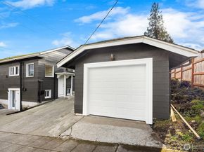 5019 5th Avenue NE, Seattle WA 98105