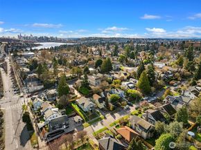 5019 5th Avenue NE, Seattle WA 98105