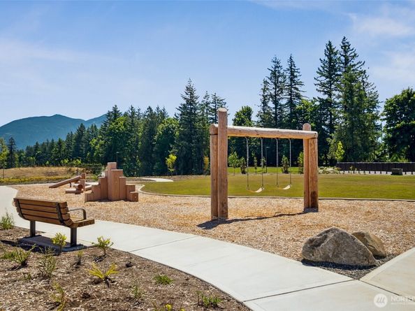 1195 Waterfall Way SE 1702, North Bend WA 98045