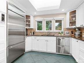 24215 75th Avenue SE, Woodinville WA 98072