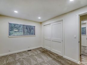 9632 S 216th St, Kent WA 98031