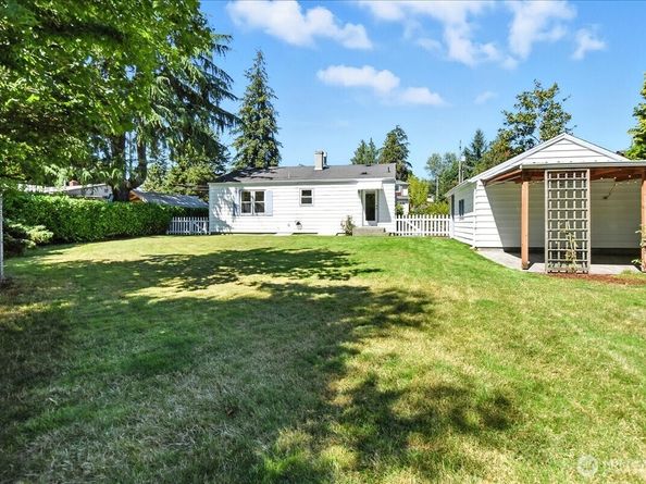 627 SW 141st Street, Burien WA 98166