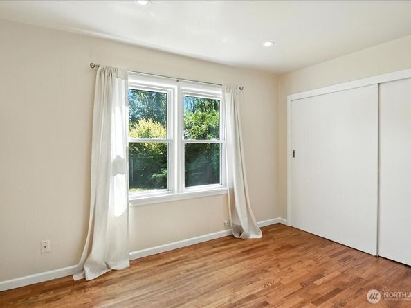 627 SW 141st Street, Burien WA 98166