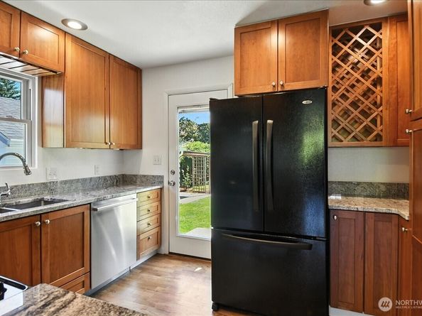 627 SW 141st Street, Burien WA 98166