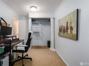 10045 NE 138th Place E5, Kirkland WA 98034