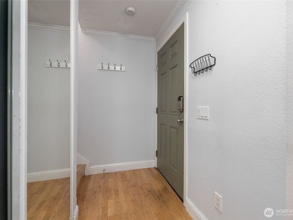 10045 NE 138th Place E5, Kirkland WA 98034