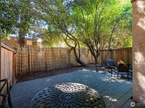 10045 NE 138th Place E5, Kirkland WA 98034