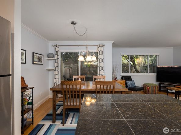 10045 NE 138th Place E5, Kirkland WA 98034
