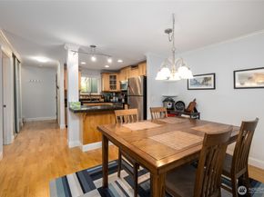 10045 NE 138th Place E5, Kirkland WA 98034