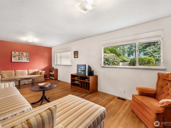 15327 NE 1ST Street, Bellevue WA 98007