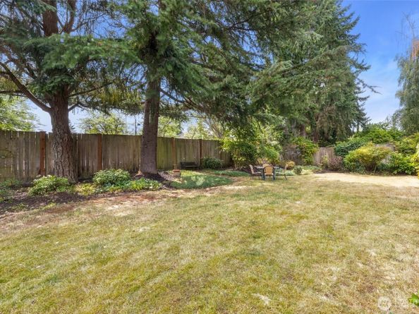 15327 NE 1ST Street, Bellevue WA 98007