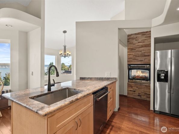 204 Rockwell Avenue, Port Orchard WA 98366