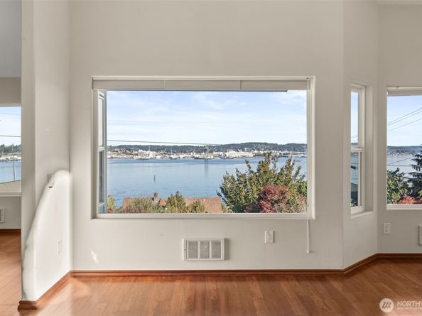 204 Rockwell Avenue, Port Orchard WA 98366