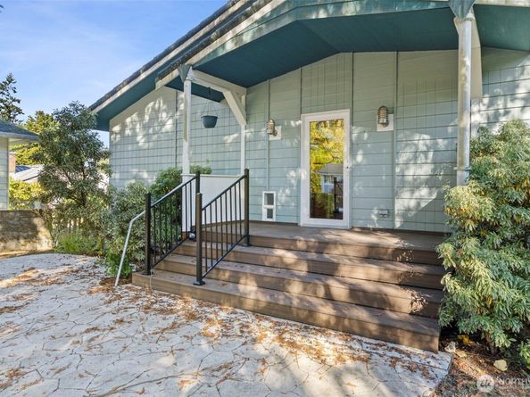 204 Rockwell Avenue, Port Orchard WA 98366