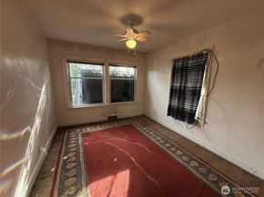 618 N 125th Street, Seattle WA 98133