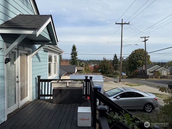 618 N 125th Street, Seattle WA 98133