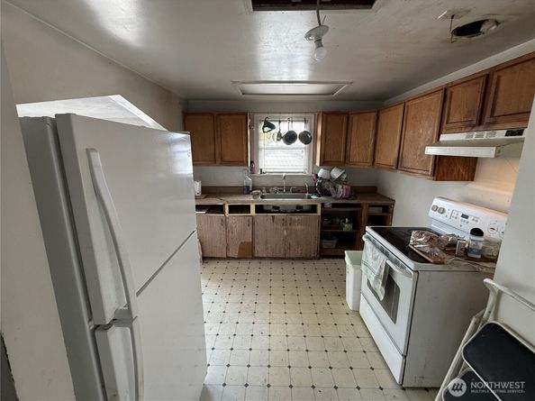 618 N 125th Street, Seattle WA 98133