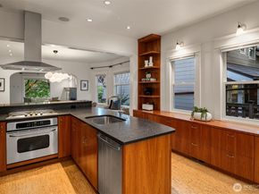 1807 11th Avenue W, Seattle WA 98119