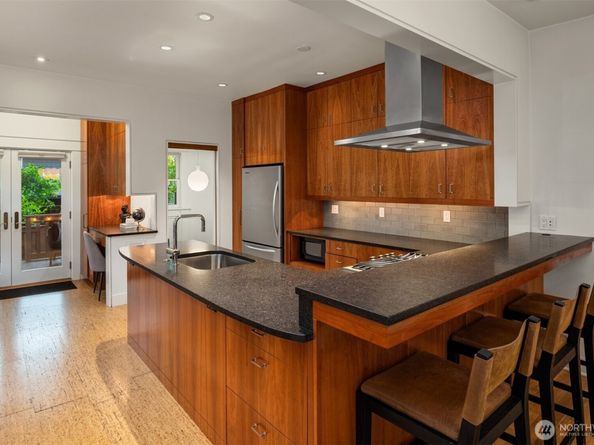 1807 11th Avenue W, Seattle WA 98119