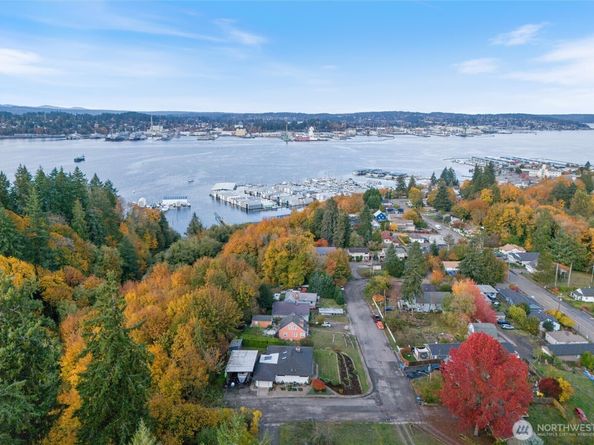 940 Grant Avenue, Port Orchard WA 98366