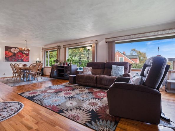 940 Grant Avenue, Port Orchard WA 98366