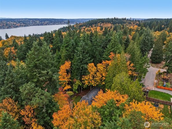13209 69th Avenue NE, Kirkland WA 98034
