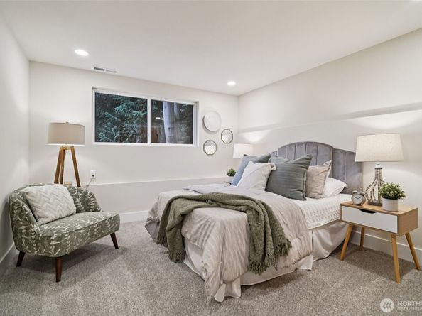 13209 69th Avenue NE, Kirkland WA 98034