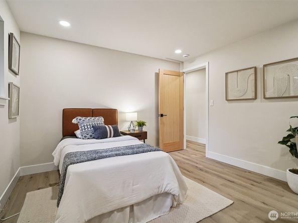 13209 69th Avenue NE, Kirkland WA 98034