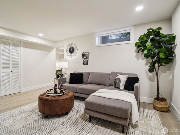 13209 69th Avenue NE, Kirkland WA 98034