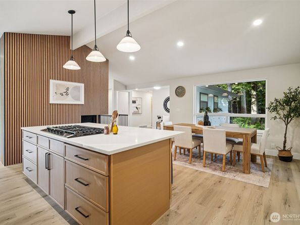 13209 69th Avenue NE, Kirkland WA 98034