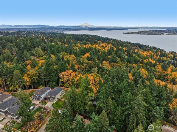 13209 69th Avenue NE, Kirkland WA 98034