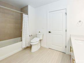 15558 NE 15th Place 301, Bellevue WA 98007