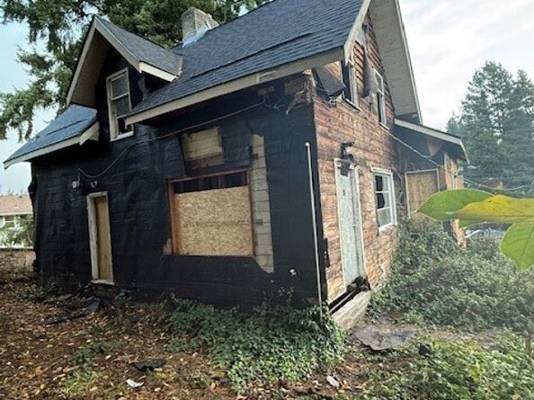 18011 4th Avenue NW, Shoreline WA 98177