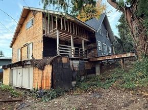 18011 4th Avenue NW, Shoreline WA 98177