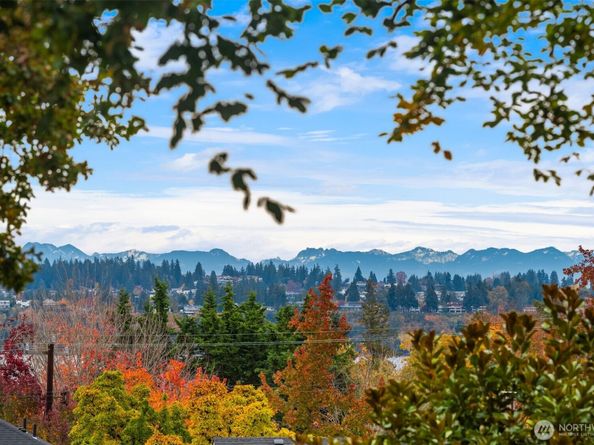 1615 39th Avenue E, Seattle WA 98112