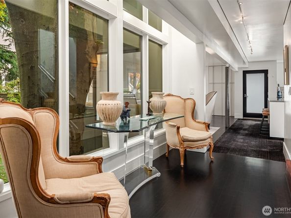 1615 39th Avenue E, Seattle WA 98112