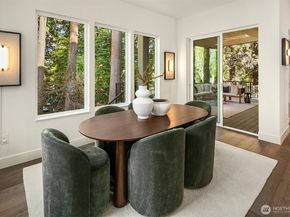 10620 NE 28th Place, Bellevue WA 98004