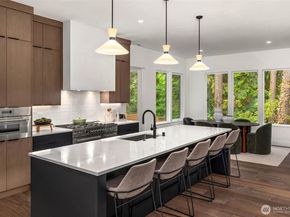 10620 NE 28th Place, Bellevue WA 98004