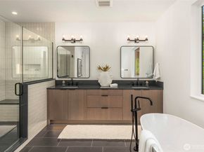 10620 NE 28th Place, Bellevue WA 98004