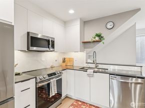 7514 43rd Avenue S B, Seattle WA 98118