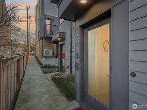 7514 43rd Avenue S B, Seattle WA 98118